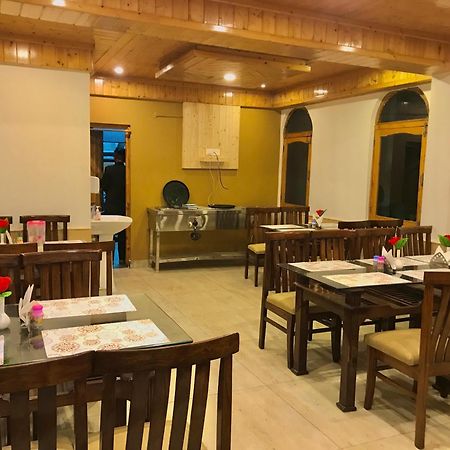 The Avenue Hotel , Manali A River Side Hotel エクステリア 写真