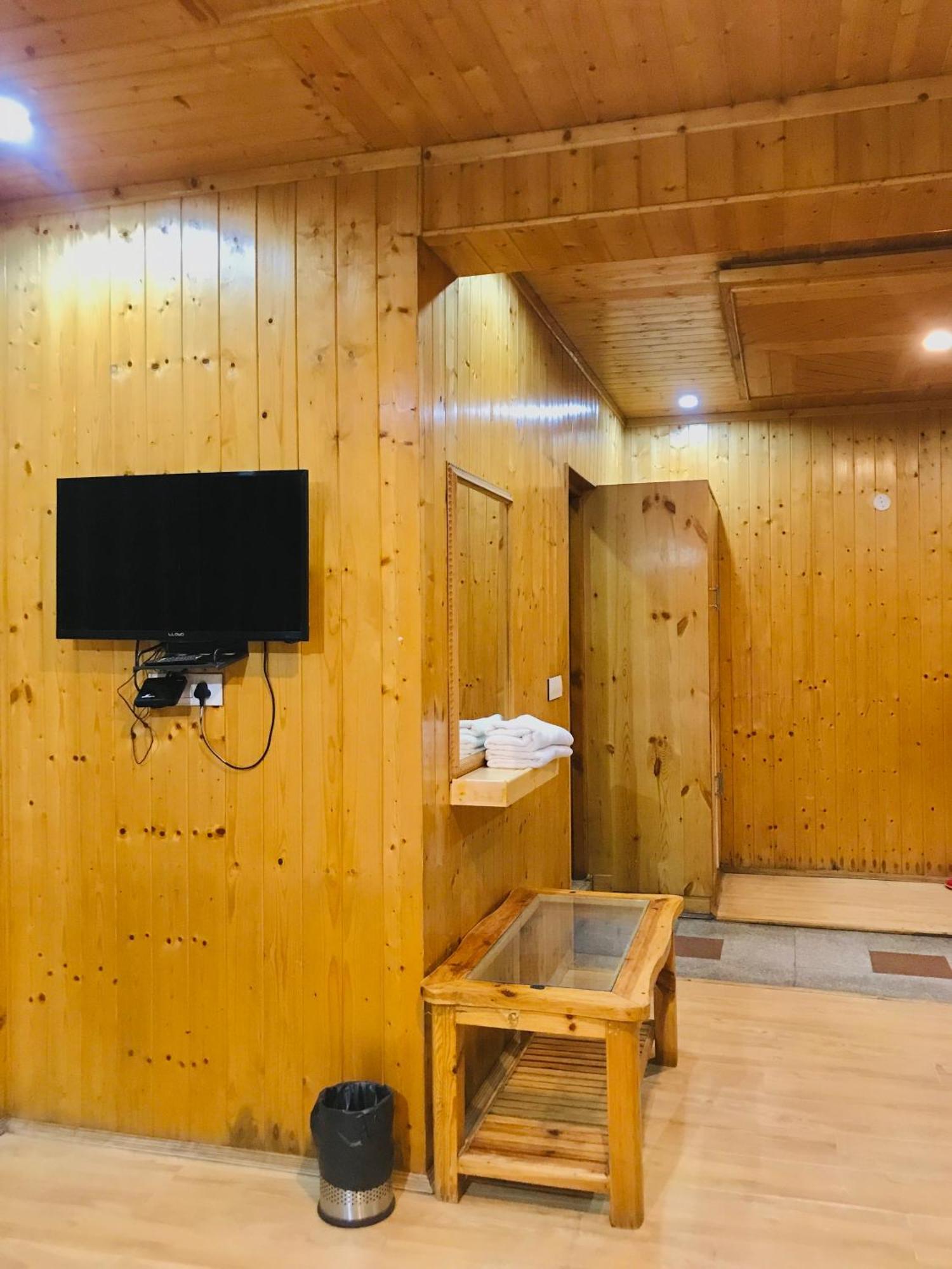 The Avenue Hotel , Manali A River Side Hotel エクステリア 写真