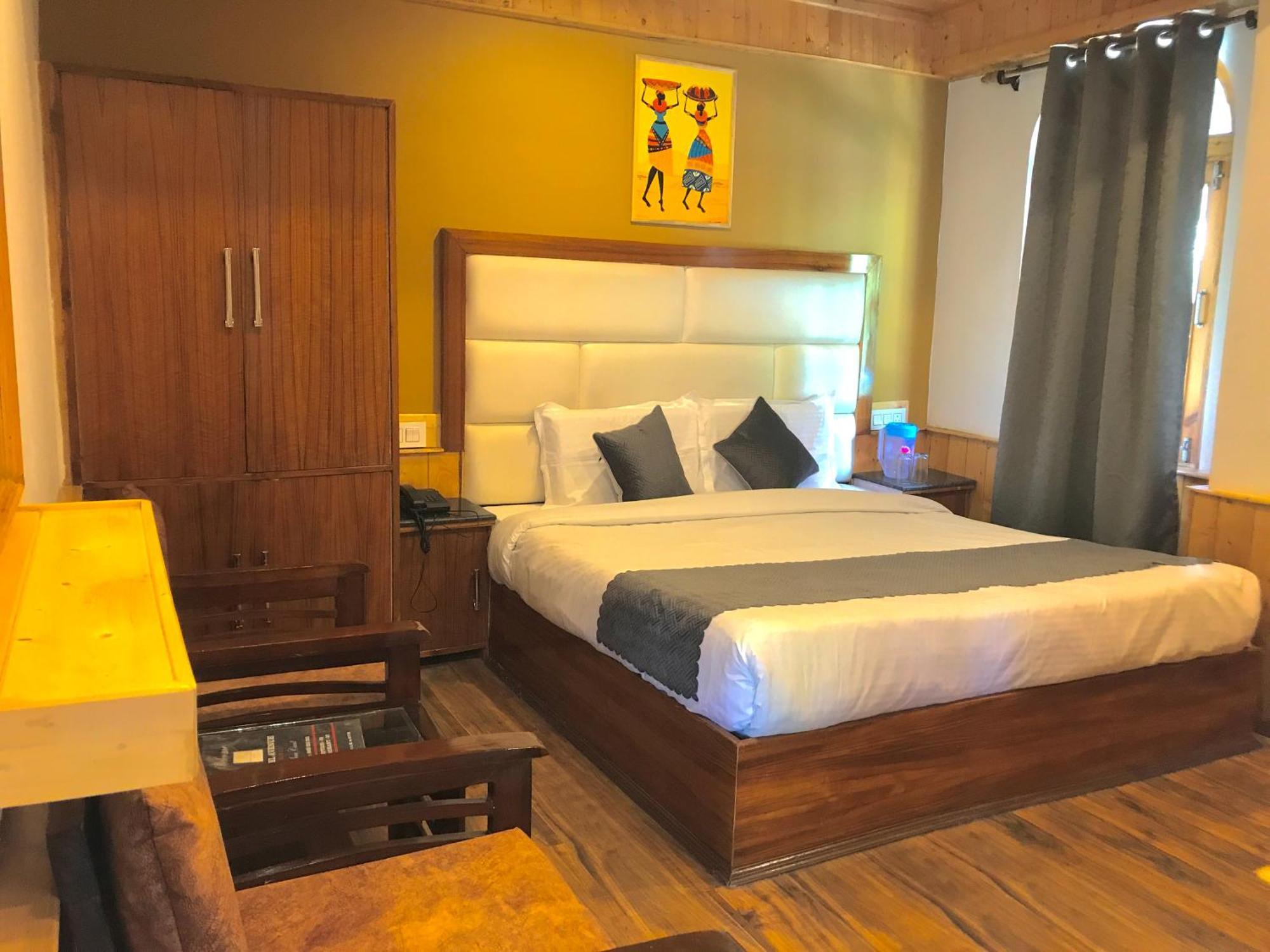 The Avenue Hotel , Manali A River Side Hotel エクステリア 写真