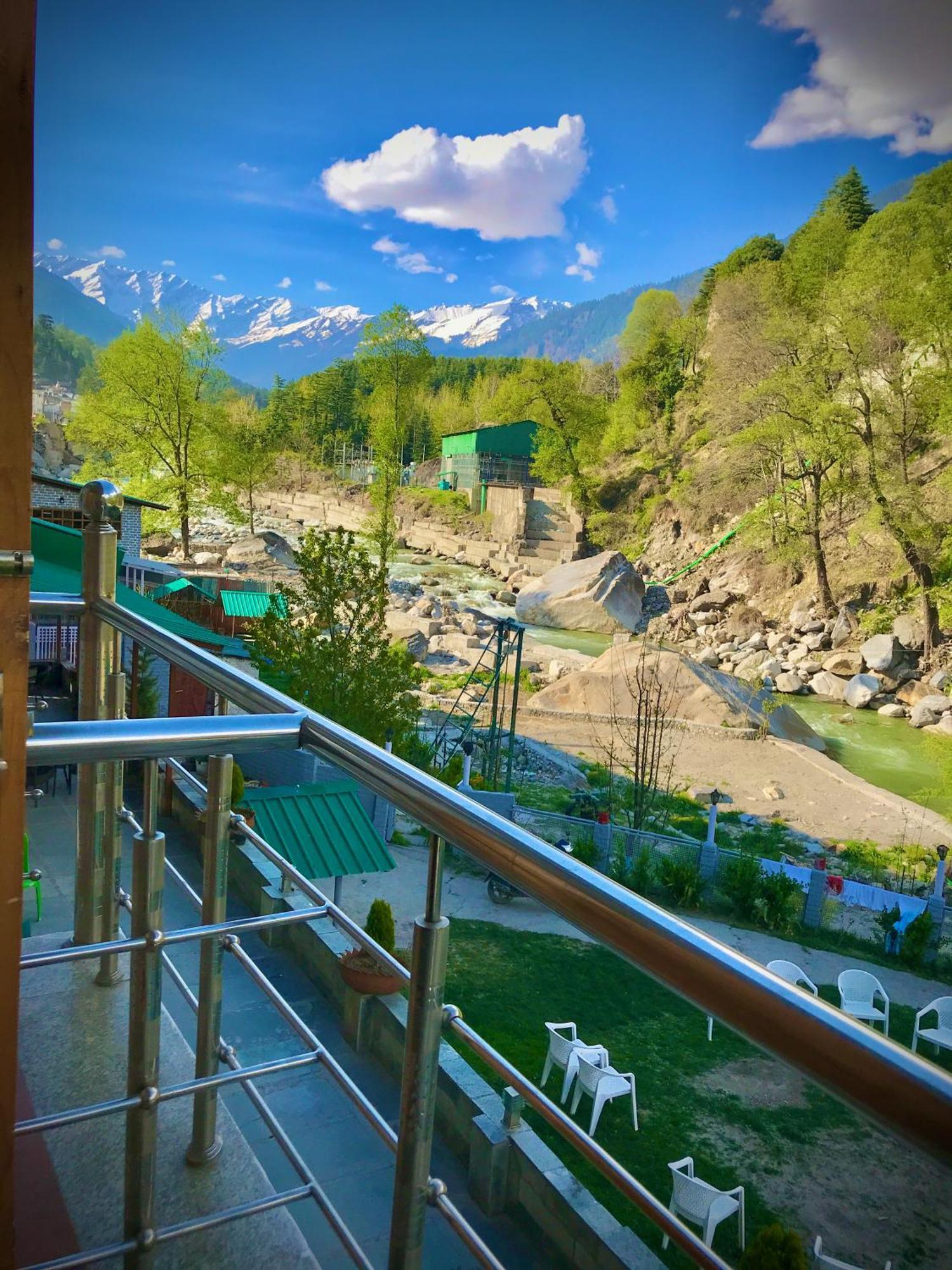 The Avenue Hotel , Manali A River Side Hotel エクステリア 写真